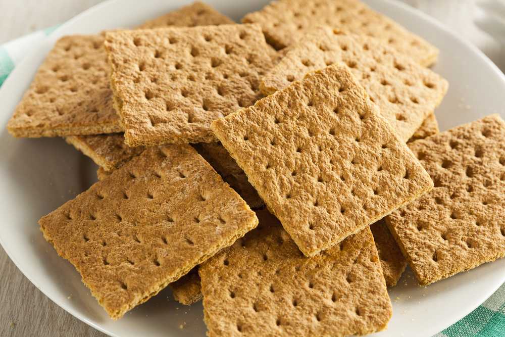 a plate of graham crackers