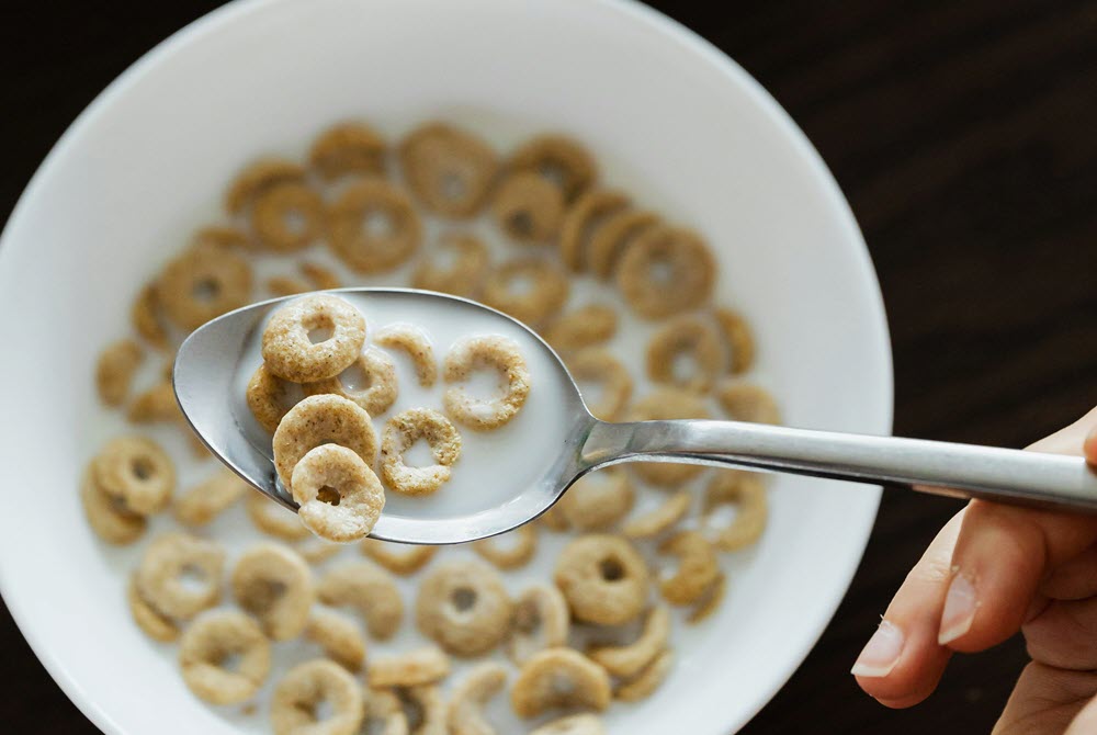 a bowl of cheerios