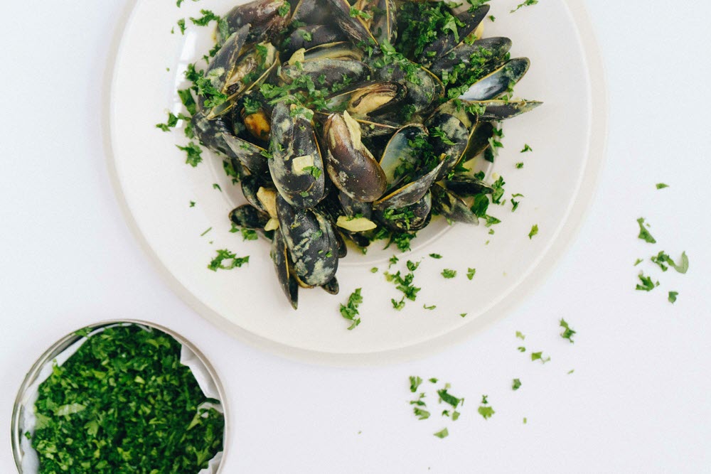 a plate of mussels